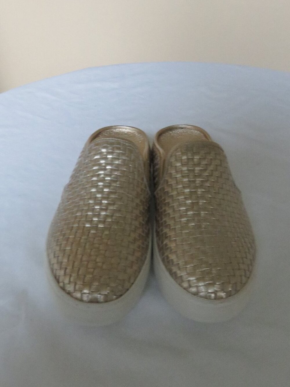 Jslide woven gold leather mule 6 NWT